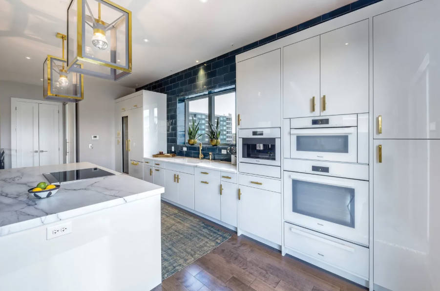 Custom Cabinetry: Blending Function, Luxury, and Personalization